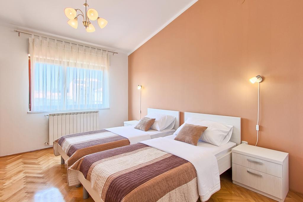 Apartment Monvidal Pula Habitación foto